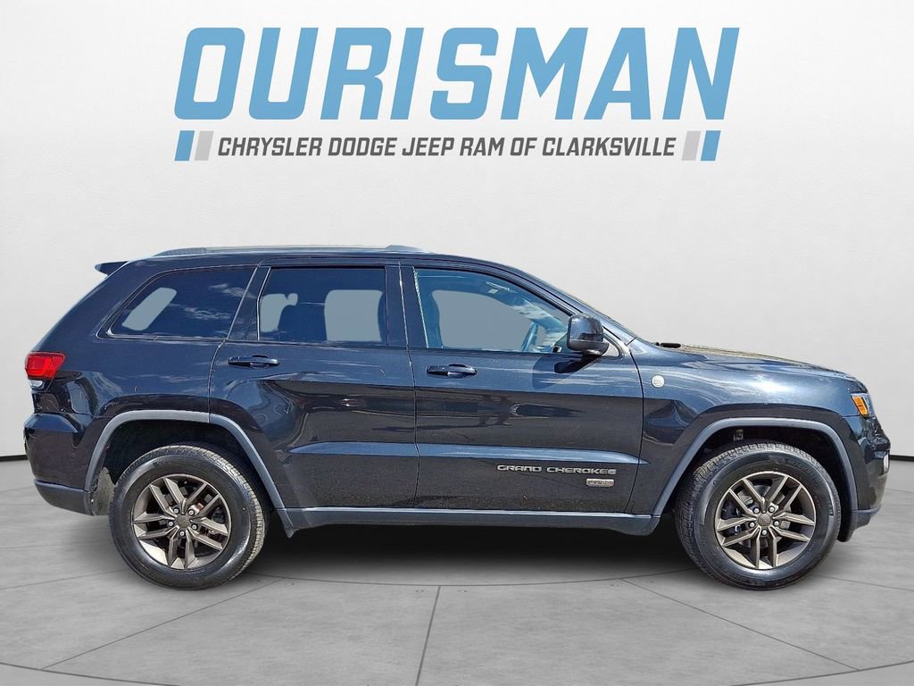 Used 2016 Jeep Grand Cherokee Laredo 75th Anniversary image 7