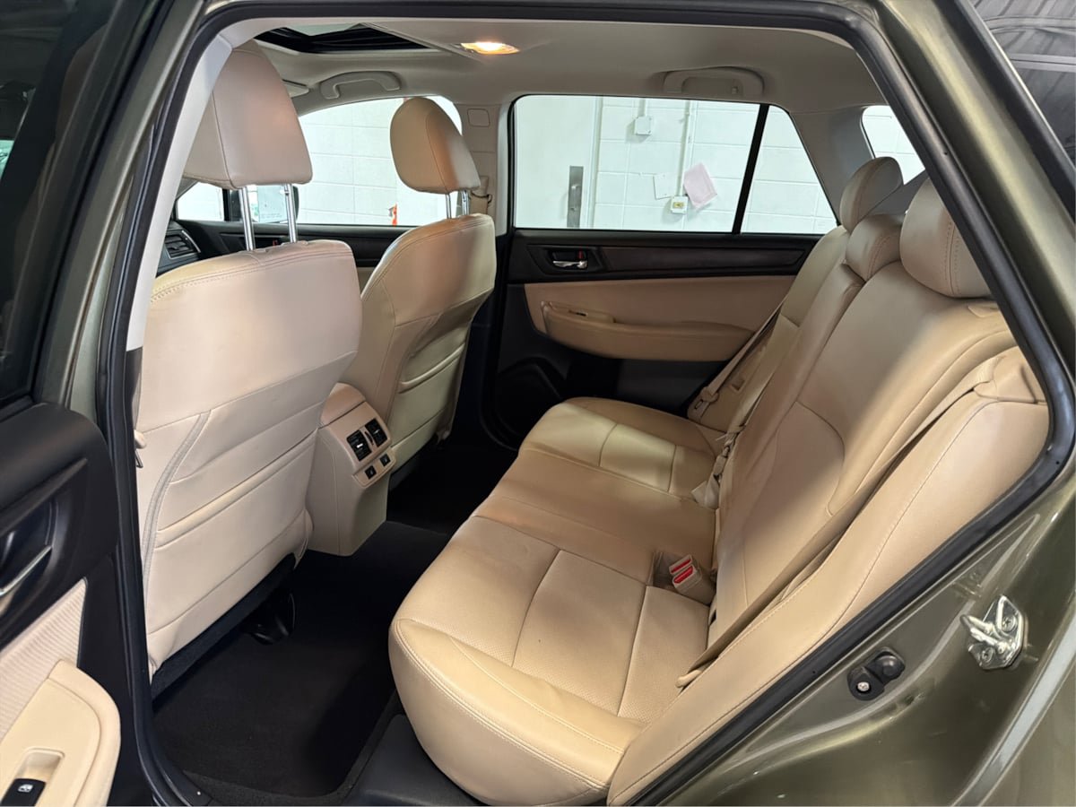 Used 2017 Subaru Outback 3.6R Limited AWD/4WD image 10