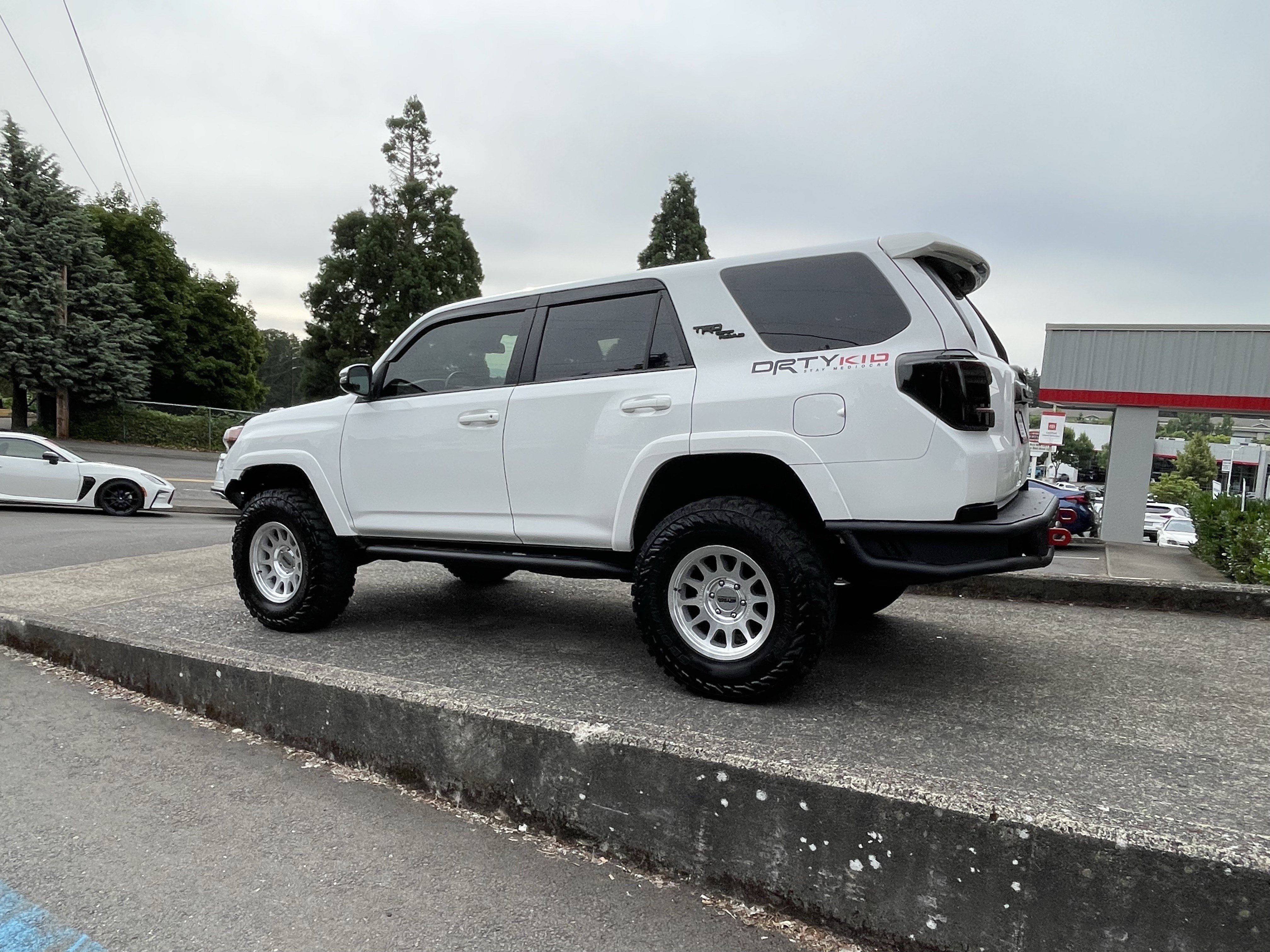 Certified 2023 Toyota 4Runner TRD Off-Road Premium AWD/4WD image 5