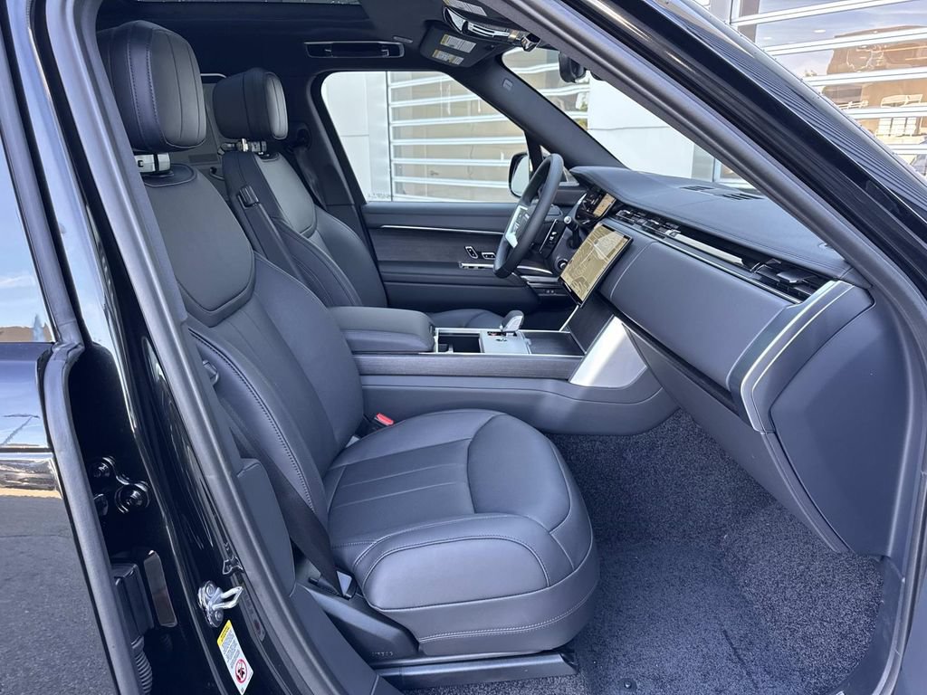 New 2026 Land Rover Range Rover Long Wheelbase SE AWD/4WD image 9