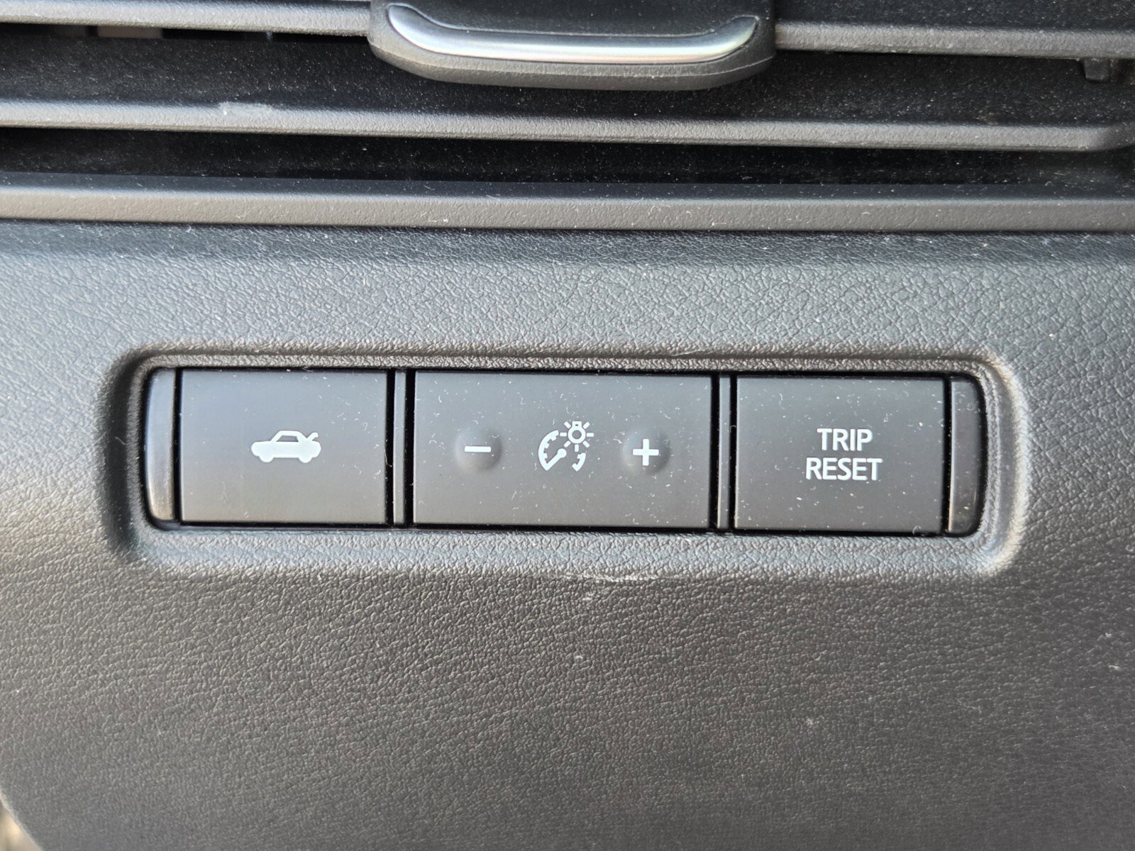 Used 2024 Nissan Altima 2.5 SV image 25