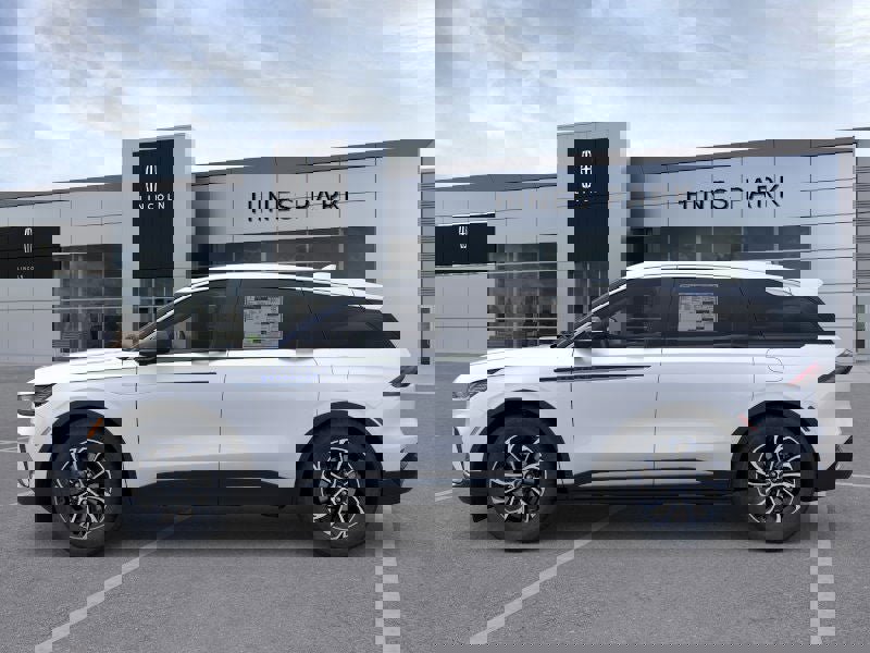 New 2026 Lincoln Nautilus Premier image 3