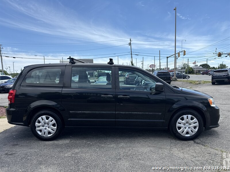 Used 2015 Dodge Grand Caravan American Value Package FWD image 4