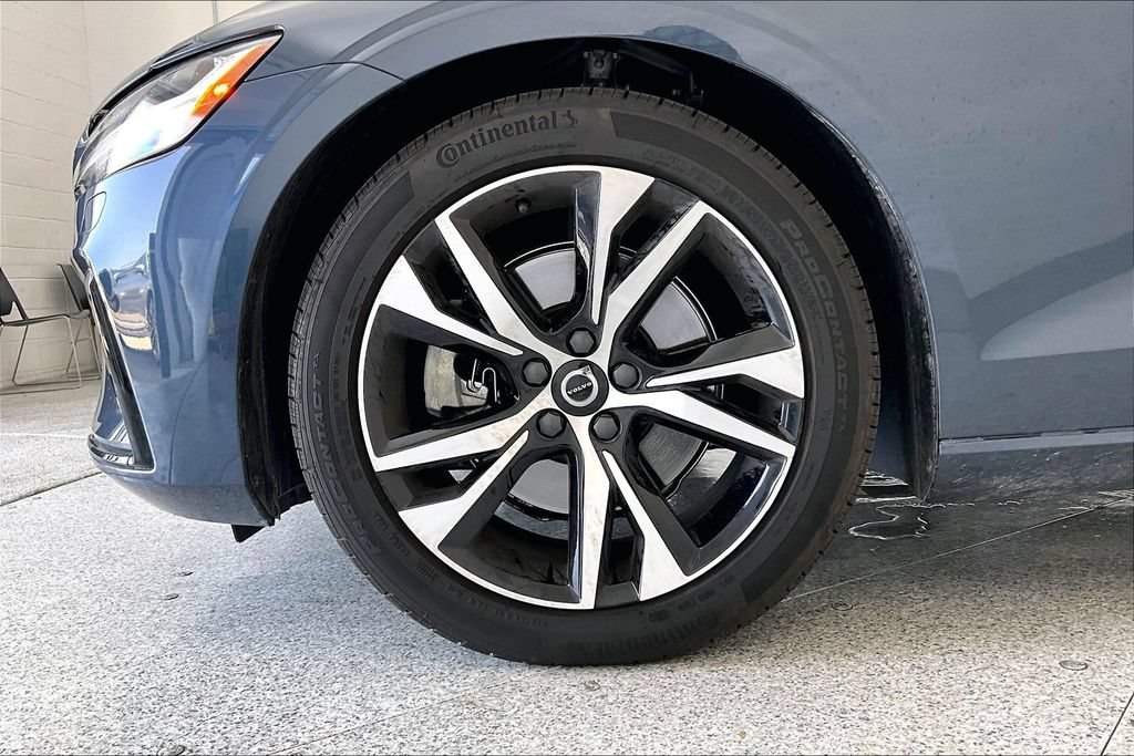 Used 2025 Volvo S60 B5 Core FWD image 10