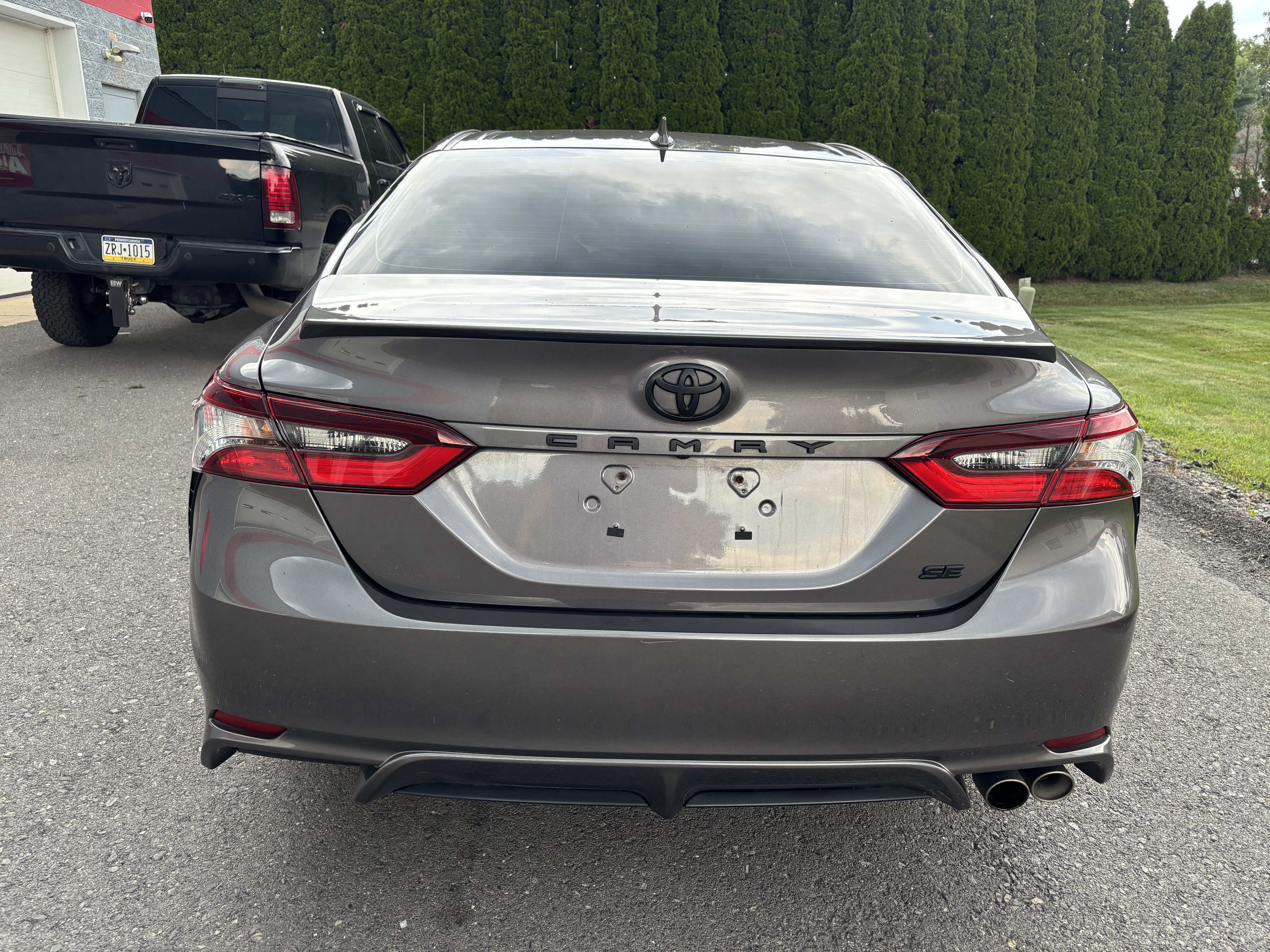 Used 2023 Toyota Camry SE w/ Cold Weather Package FWD image 4