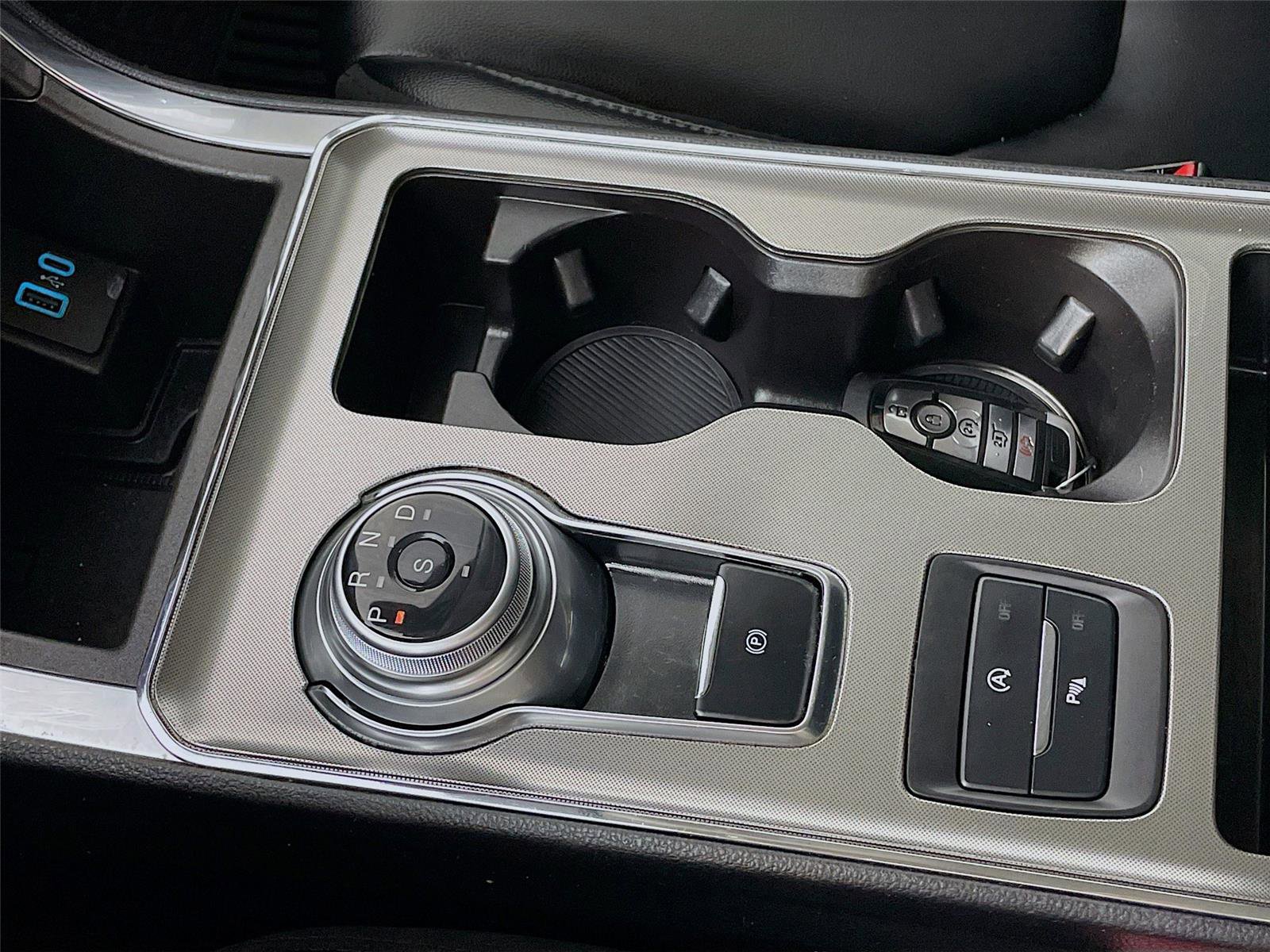 Used 2023 Ford Edge Titanium image 19