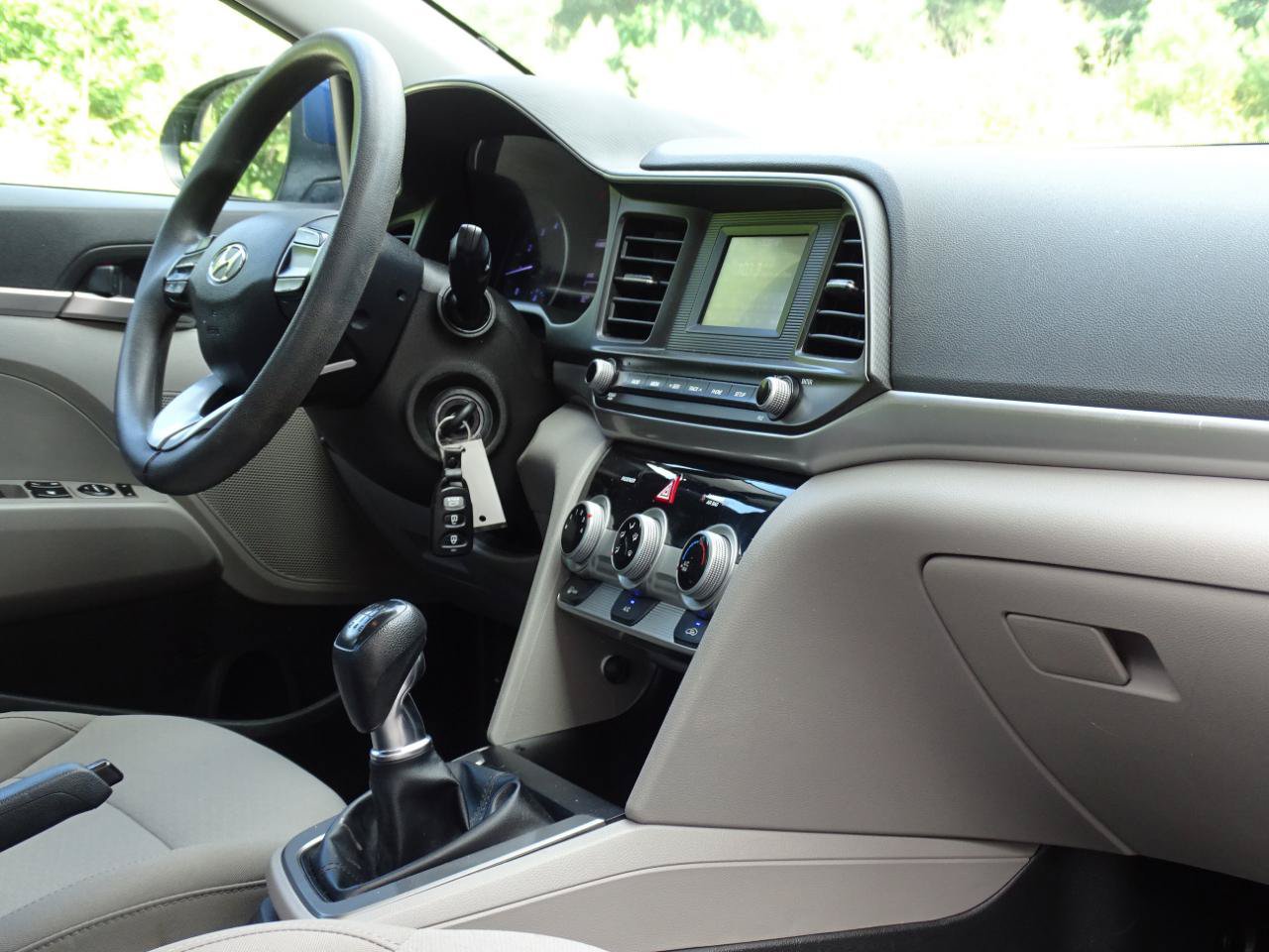Used 2019 Hyundai Elantra SE FWD image 28