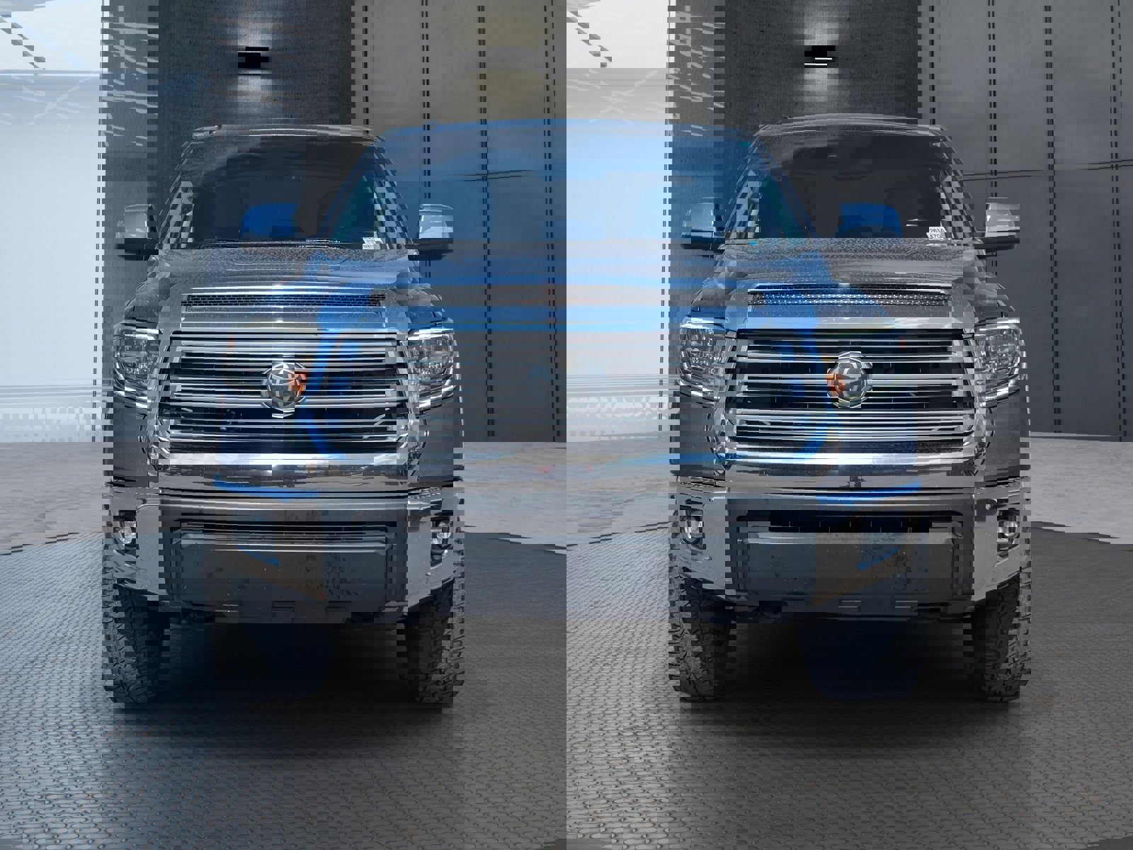 Used 2018 Toyota Tundra Limited w/ Limited Premium Package image 9