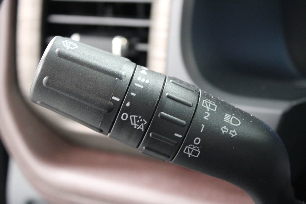 Used 2024 Ford Expedition Limited image 27