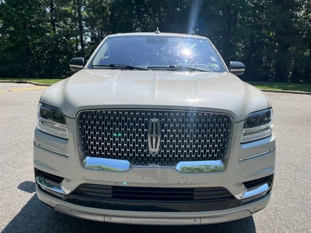 Used 2020 Lincoln Navigator Reserve w/ Luxury Package AWD/4WD image 3