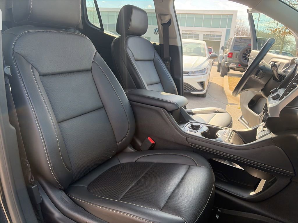 Used 2023 GMC Acadia SLT w/ LPO, Floor Liner Package image 29