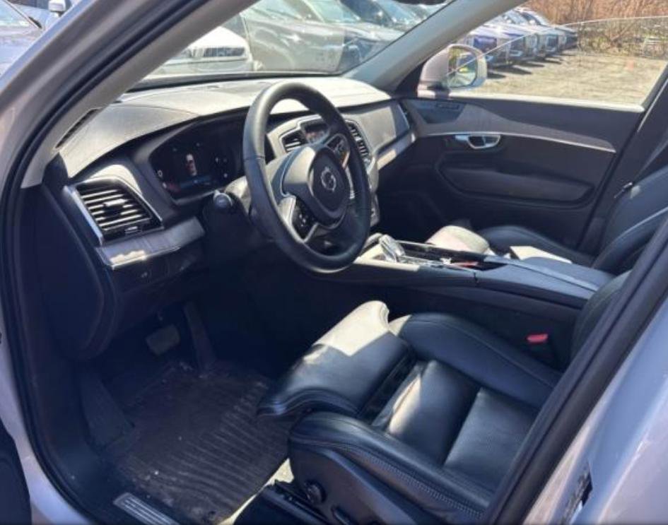 Used 2023 Volvo XC90 B6 Ultimate w/ Protection Package Premier image 2