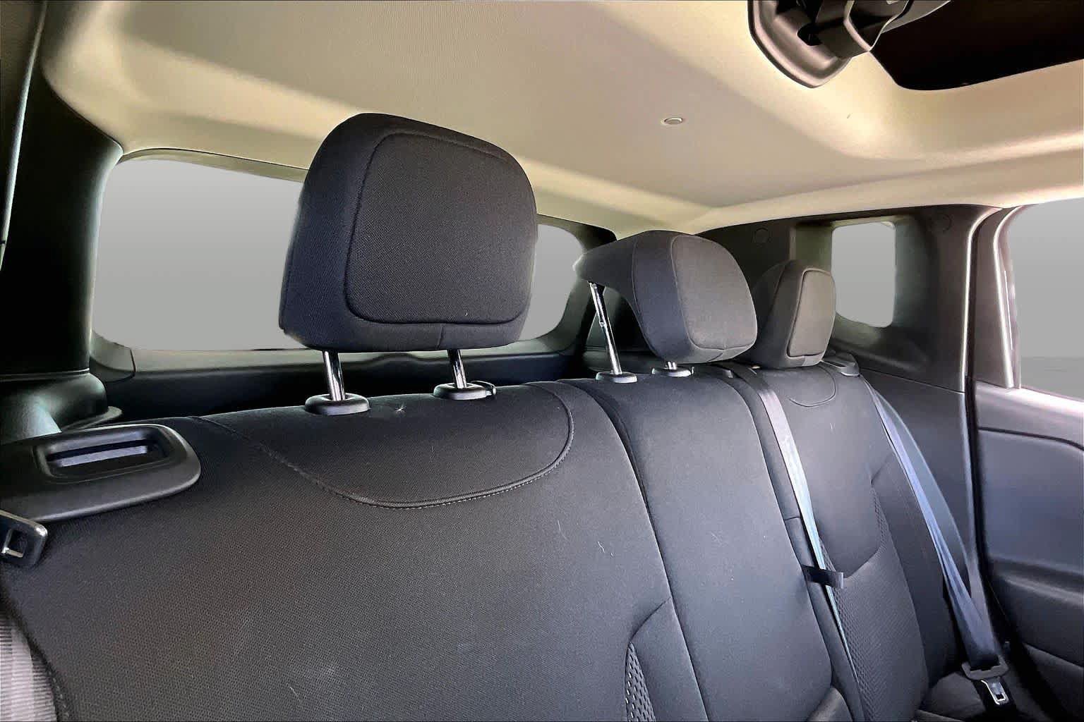 Used 2020 Jeep Renegade Altitude w/ UConnect 8.4 Nav Group AWD/4WD image 20