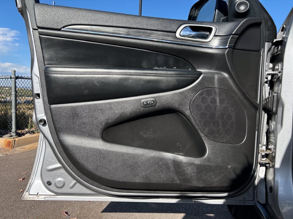 Used 2019 Jeep Grand Cherokee Limited w/ Luxury Group II AWD/4WD image 33