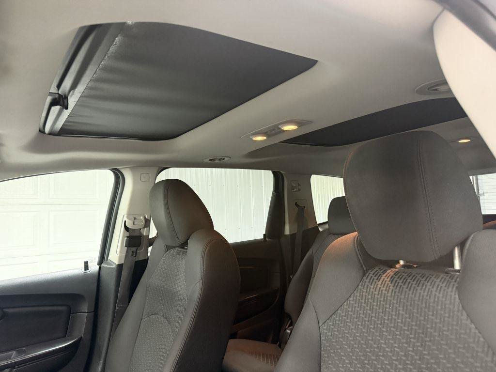 Used 2011 Chevrolet Traverse LT w/ Personal Connectivity Package FWD image 9