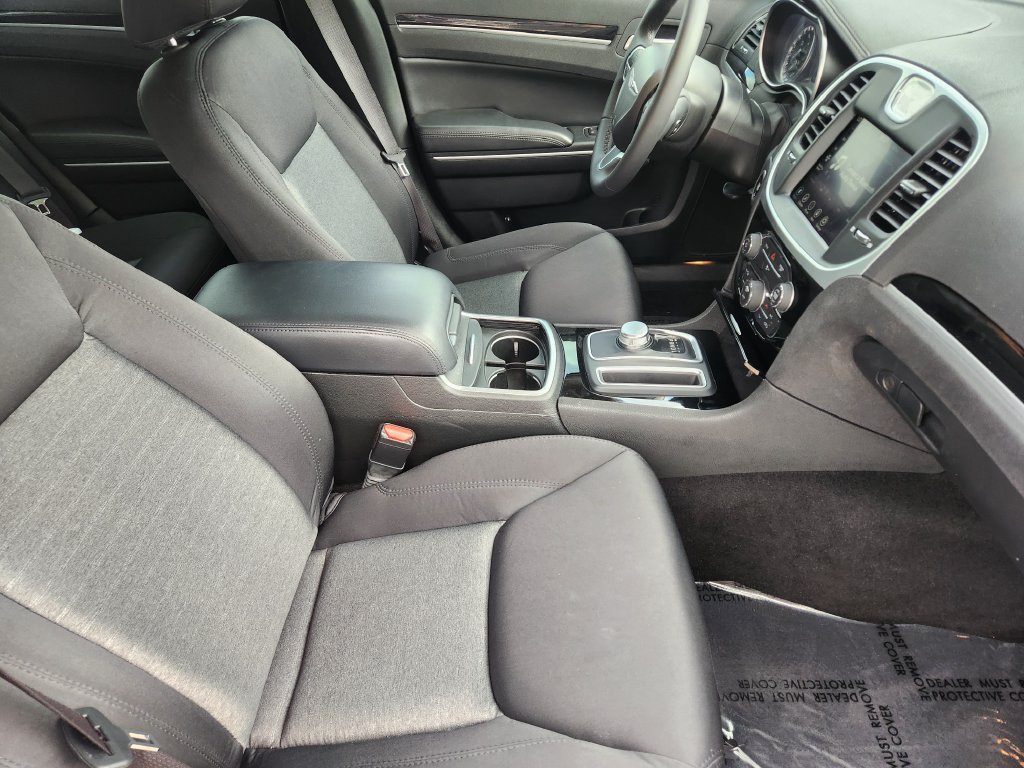 Used 2023 Chrysler 300 Touring w/ Sport Appearance Package RWD image 23