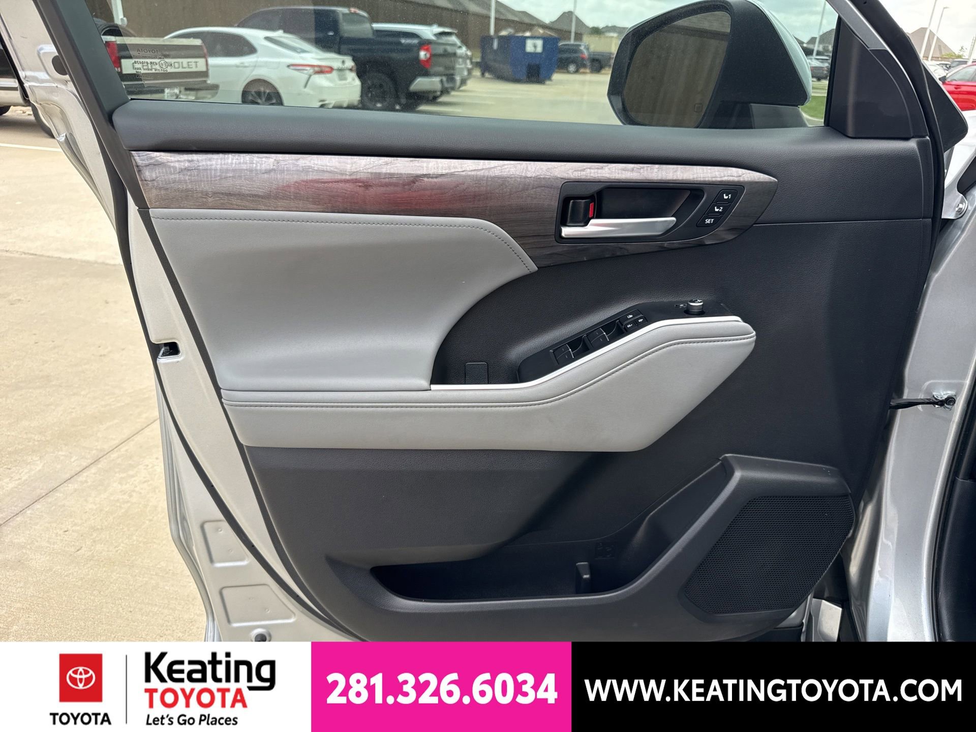 Used 2024 Toyota Highlander Platinum AWD/4WD image 13
