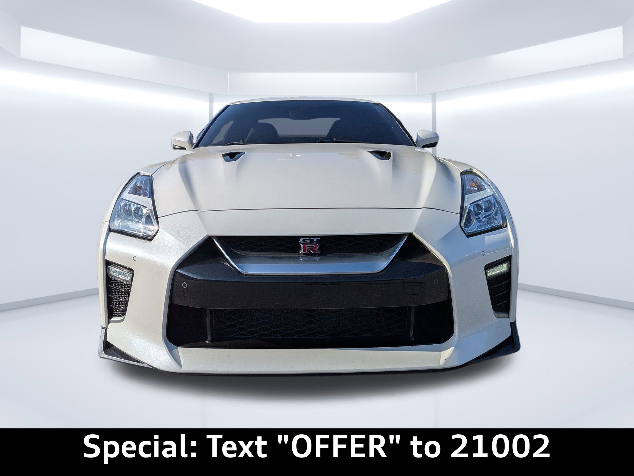 Used 2021 Nissan GT-R Premium image 9