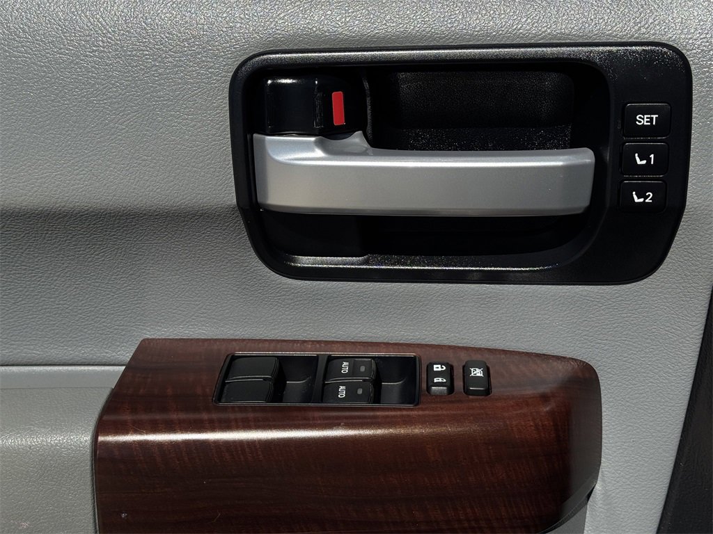 Used 2013 Toyota Sequoia Platinum image 24