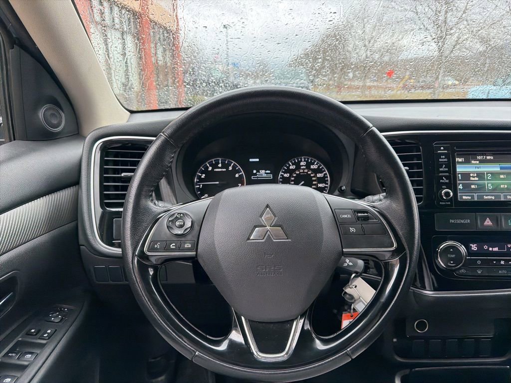 Used 2017 Mitsubishi Outlander ES image 23