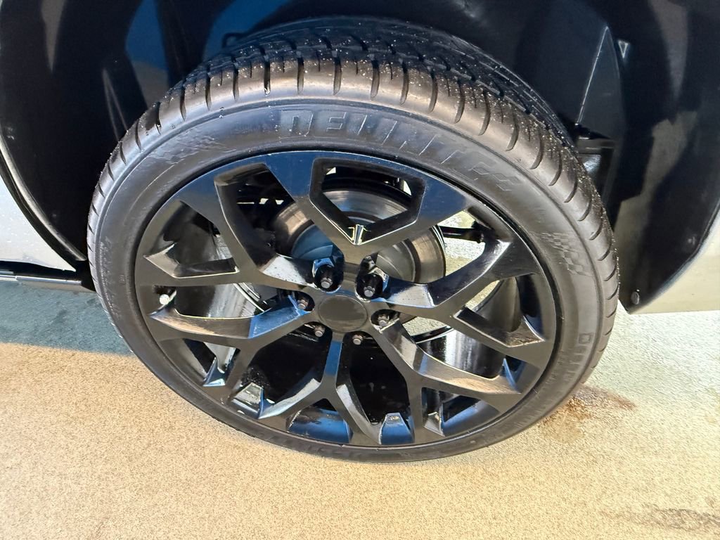 Used 2010 Cadillac Escalade Premium image 8