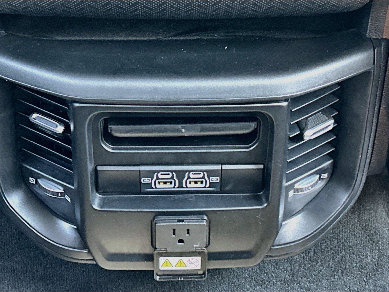 Used 2022 RAM 1500 Laramie AWD/4WD image 19