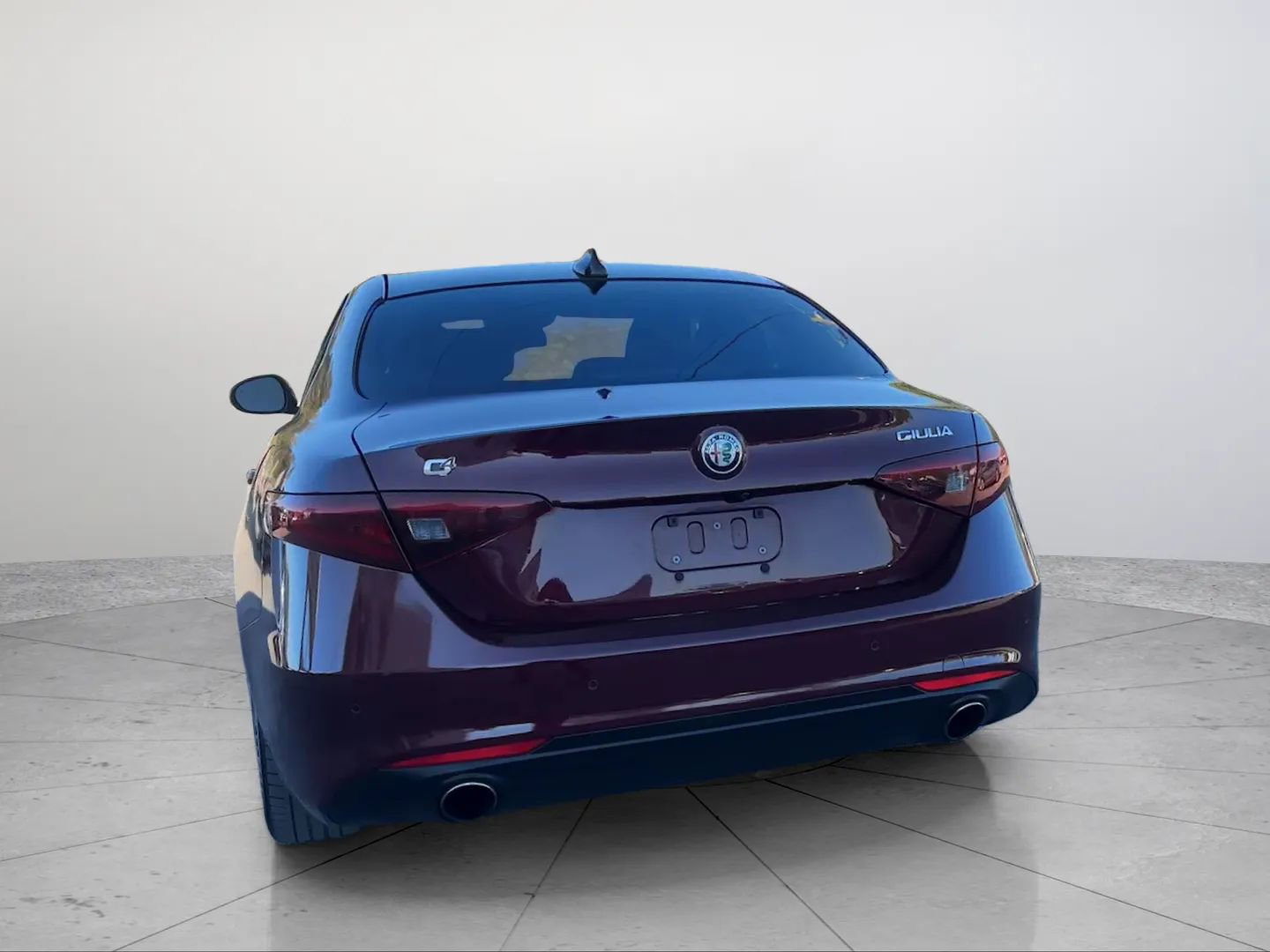 Used 2017 Alfa Romeo Giulia Ti AWD/4WD image 4