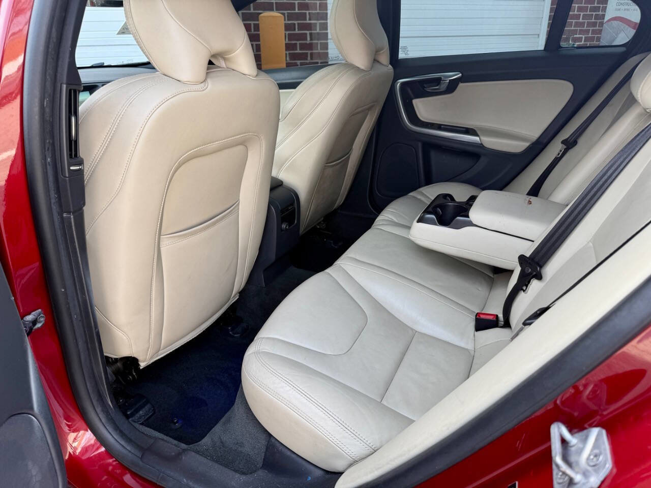 Used 2015 Volvo S60 T6 FWD image 23