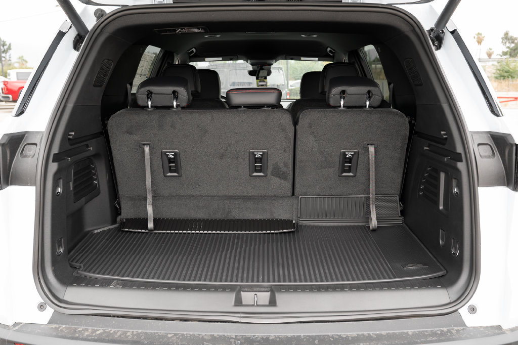 New 2026 Chevrolet Traverse Z71 w/ Enhanced Driving Package AWD/4WD image 37