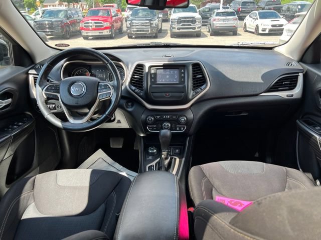 Used 2016 Jeep Cherokee Latitude w/ Comfort/Convenience Group AWD/4WD image 14