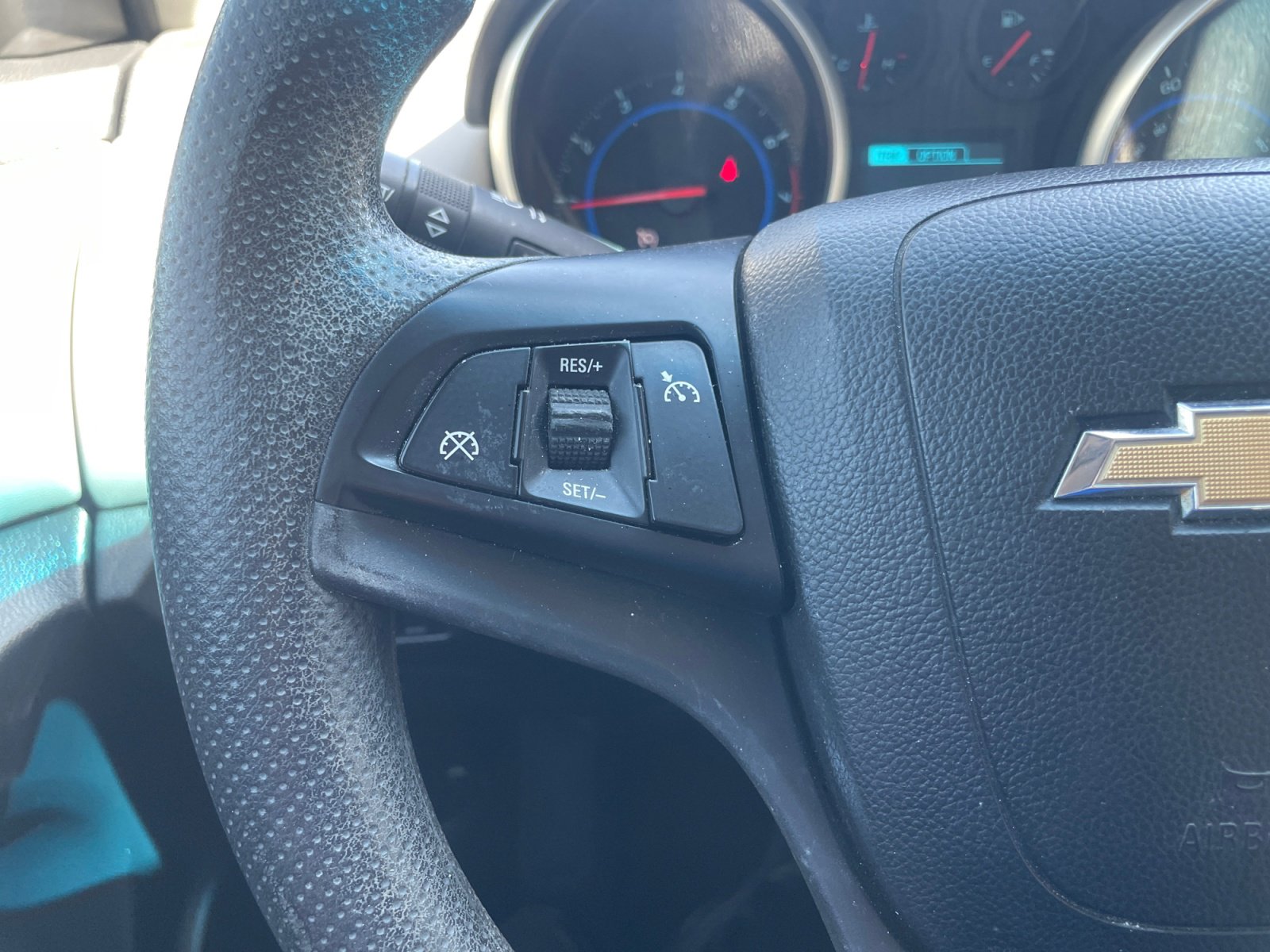 Used 2015 Chevrolet Cruze LT w/ Technology Package FWD image 20
