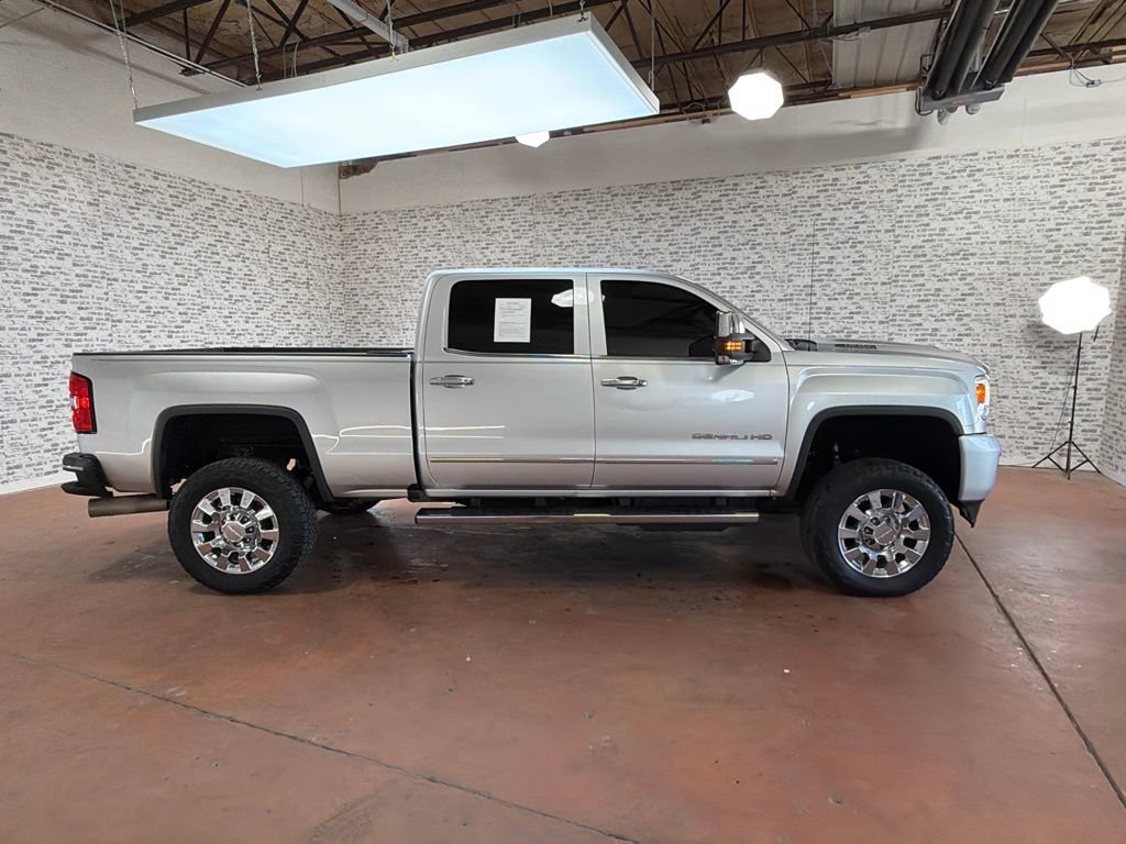 Used 2018 GMC Sierra 2500 Denali w/ Duramax Plus Package AWD/4WD image 8