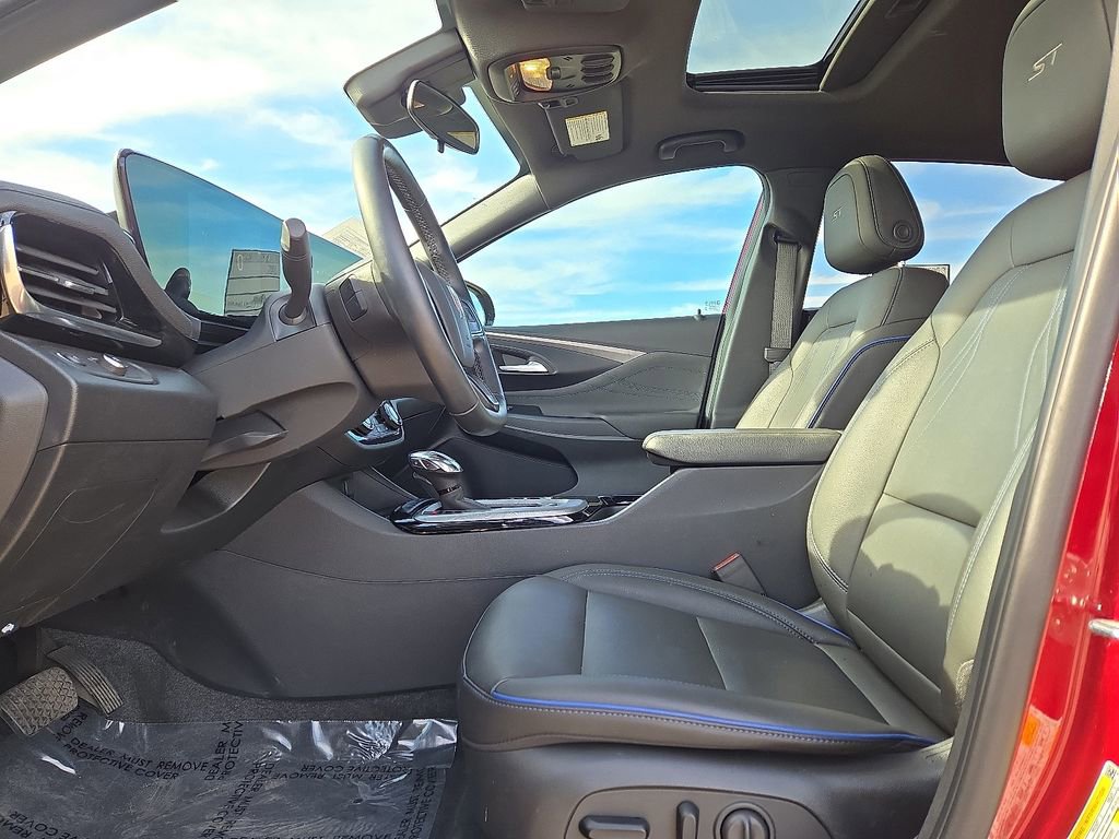 Used 2024 Buick Envista Sport Touring w/ Convenience I Package image 23
