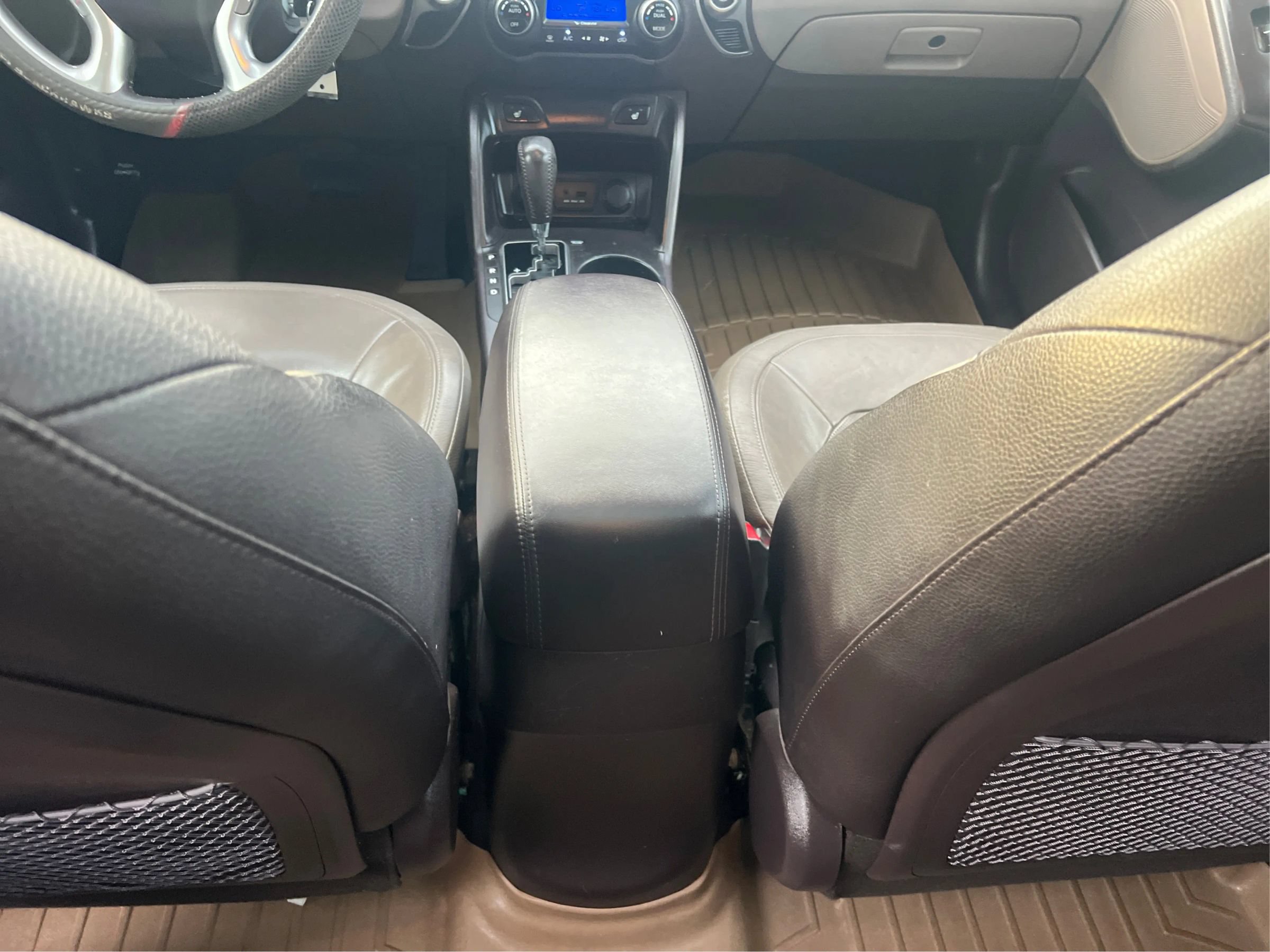 Used 2012 Hyundai Tucson Limited w/ Premium Pkg FWD image 21