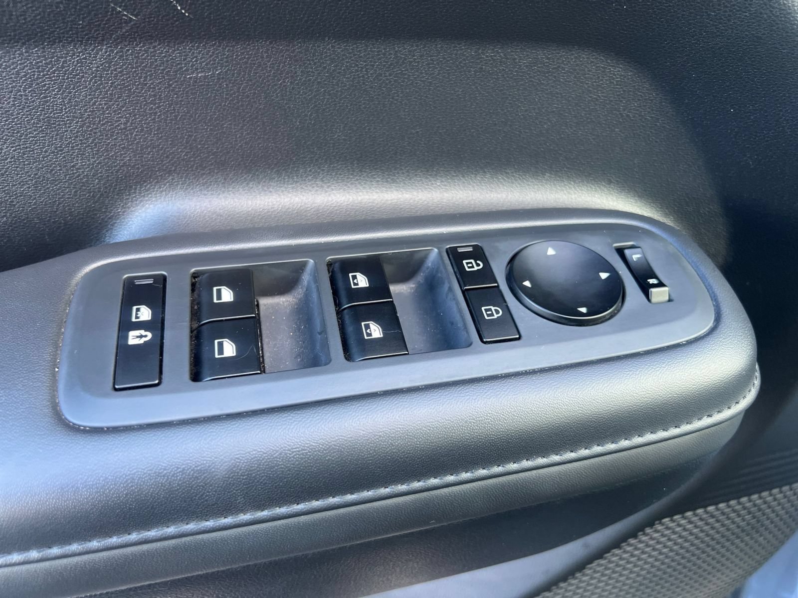 Used 2025 Hyundai Santa Fe SEL AWD/4WD image 18