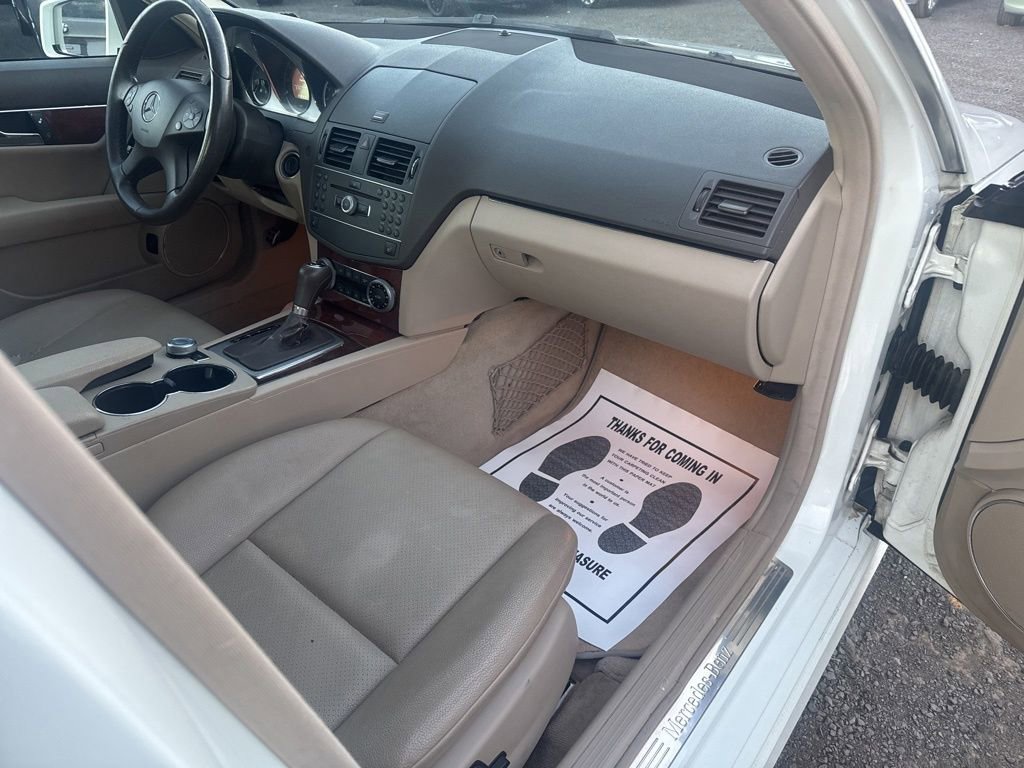 Used 2011 Mercedes-Benz C 300 4MATIC Sedan image 51