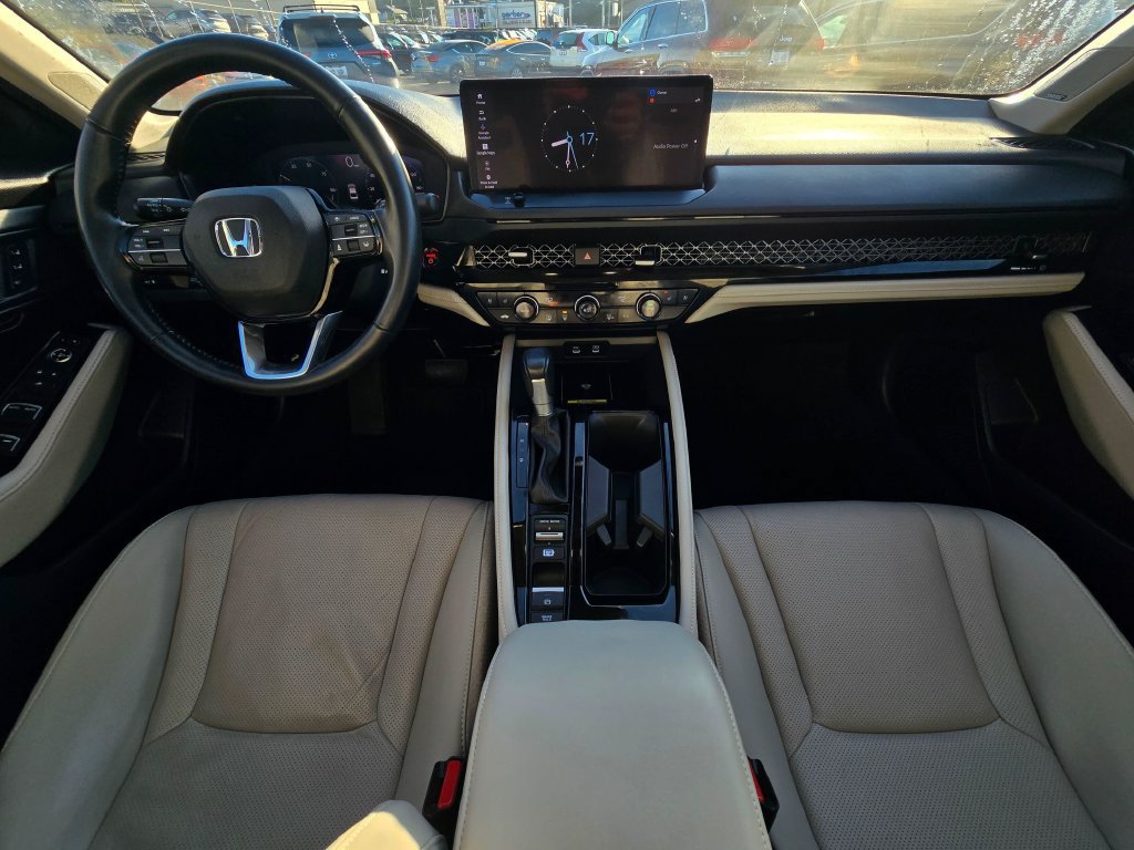 Used 2023 Honda Accord Touring image 17