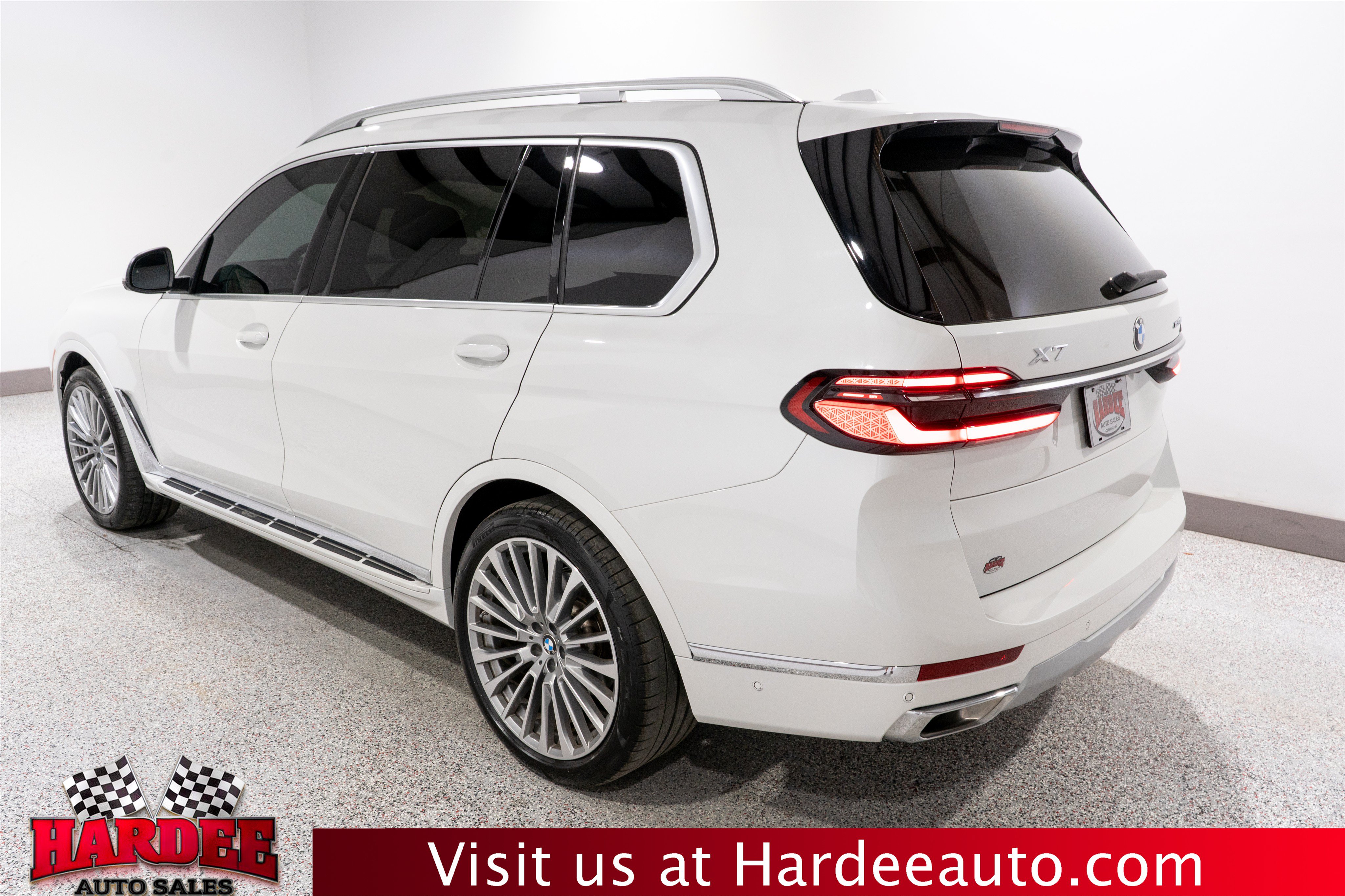 Used 2025 BMW X7 xDrive40i w/ Executive Package AWD/4WD image 3