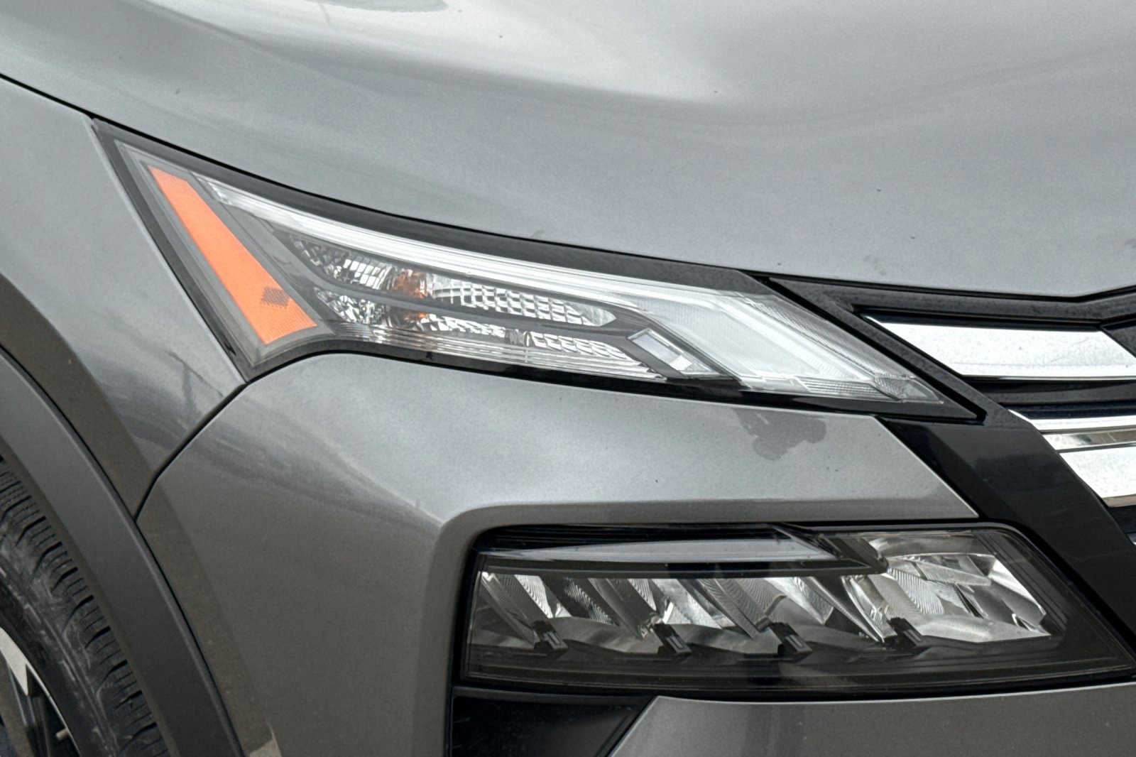 Used 2024 Nissan Rogue SV image 46