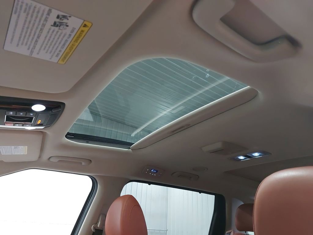 Used 2024 Kia Carnival SX Prestige image 42