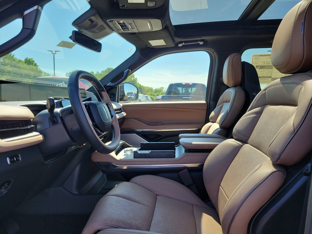 New 2026 Lincoln Navigator Black Label AWD/4WD image 18