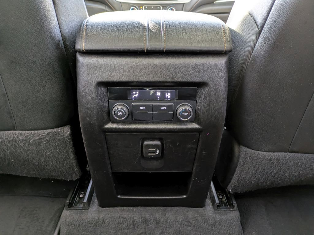 Used 2019 Chevrolet Traverse LT image 30