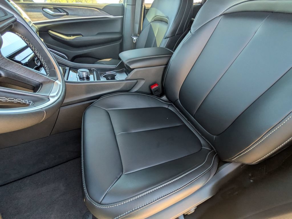New 2026 Jeep Grand Cherokee Limited w/ Limited Altitude Package RWD image 15