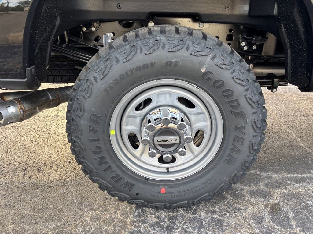 New 2026 Ford F350 XL w/ XL Off-Road Package image 11