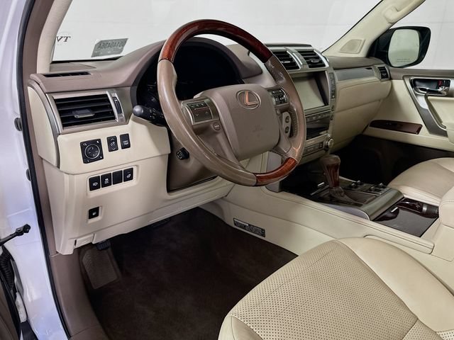 Used 2016 Lexus GX 460 Luxury w/ Preferred Accessory Package AWD/4WD image 10