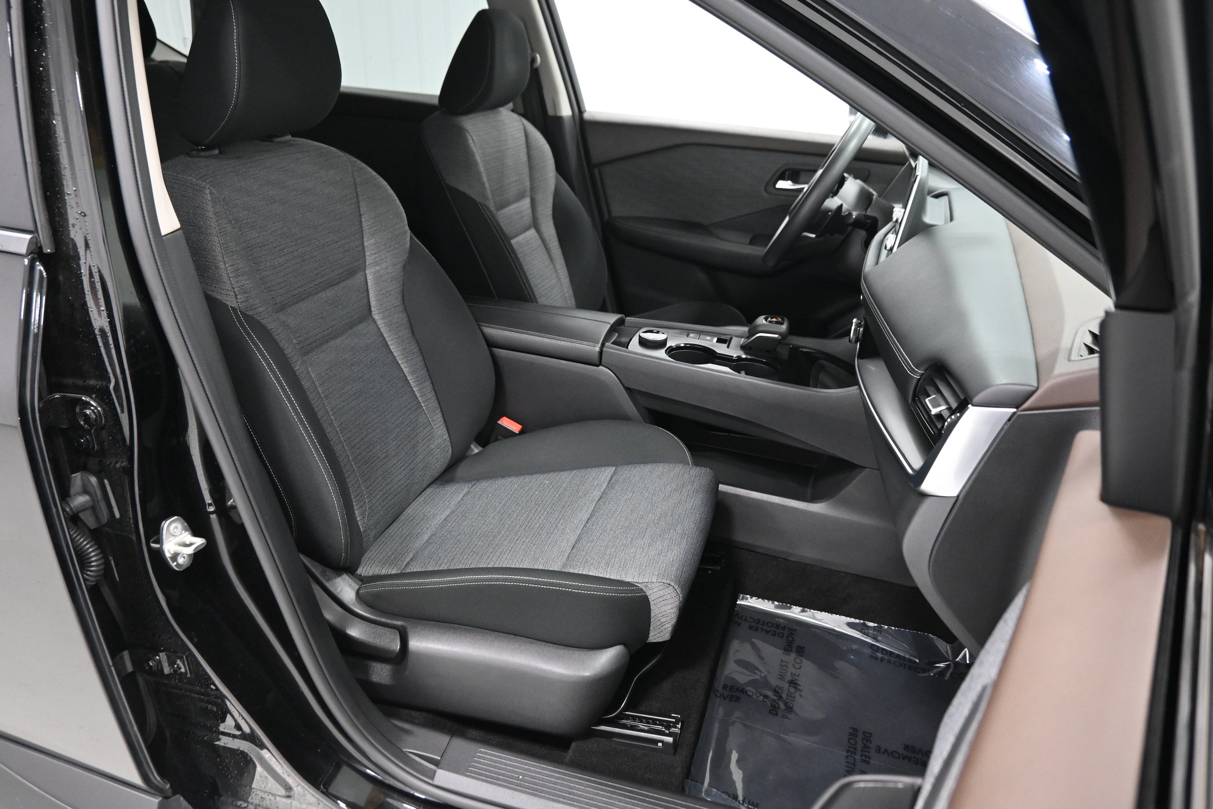 Used 2021 Nissan Rogue SV AWD/4WD image 22