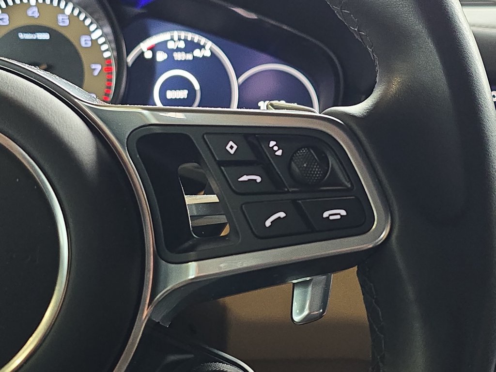 Used 2023 Porsche Cayenne Platinum Edition AWD/4WD image 19