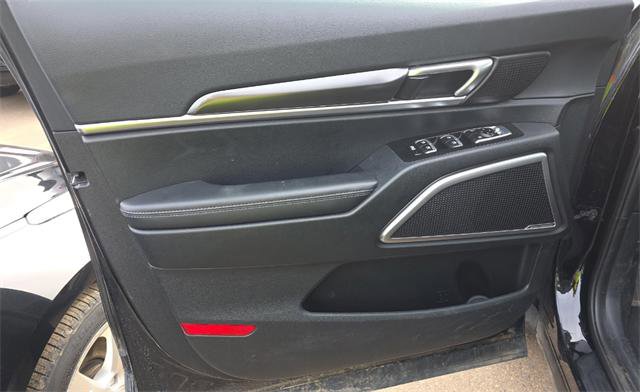 Used 2025 Kia Telluride S image 9