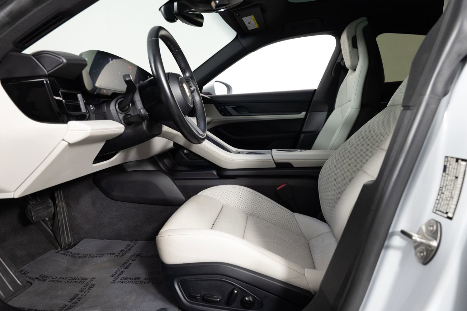 Used 2021 Porsche Taycan 4S w/ Premium Package image 14