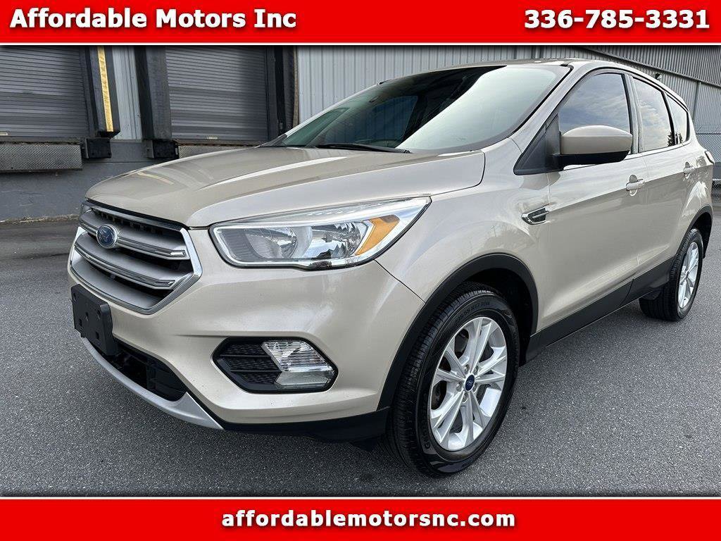 Used 2017 Ford Escape SE FWD image 1
